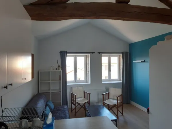 Loue studio meublé 24m² Dardilly proche commodités