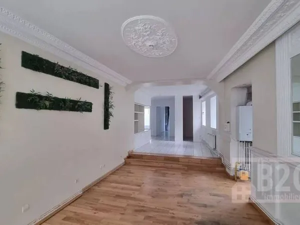 Boutique 5 pièces 106 m²