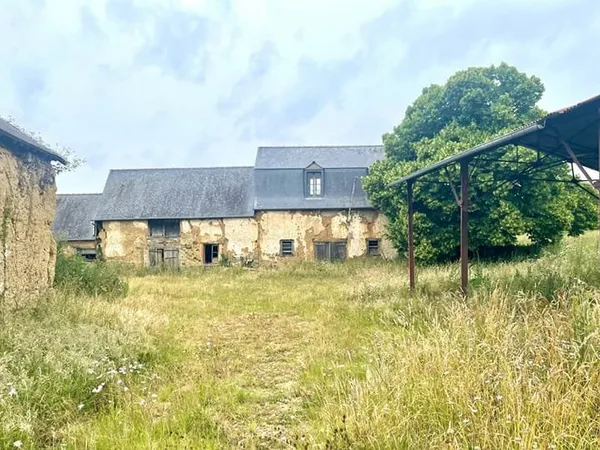 À VENDRE - BETTON / ANCIEN CORPS DE FERME À RÉNOVER / TERRAIN 3000 M²