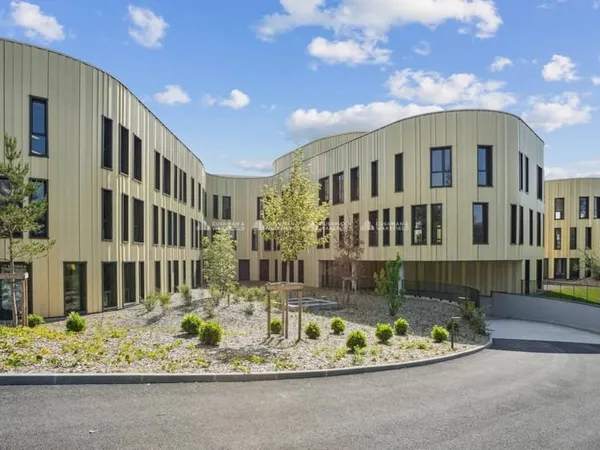 Bureaux 7493 m²