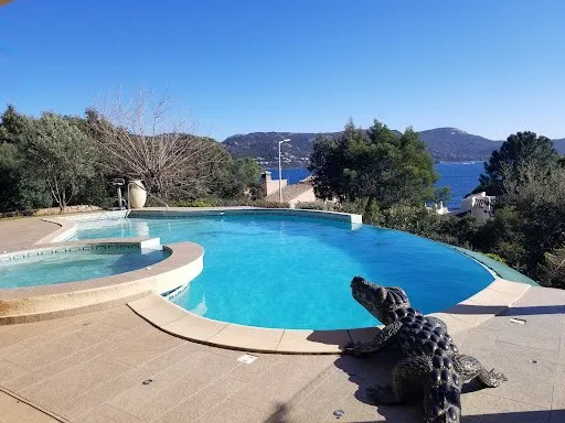 Villa 8 pièces 266 m²