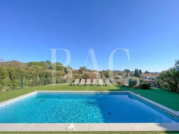Le-Plan-de-la-Tour, magnifique villa de 2018 située à 15mn de Sainte-Maxime.