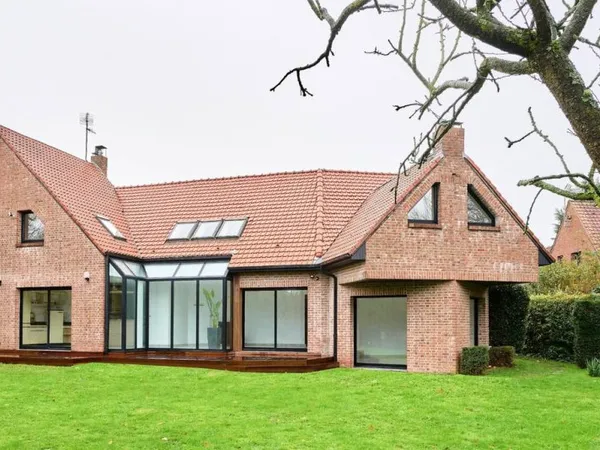 Maison individuelle 12 pièces 225 m²