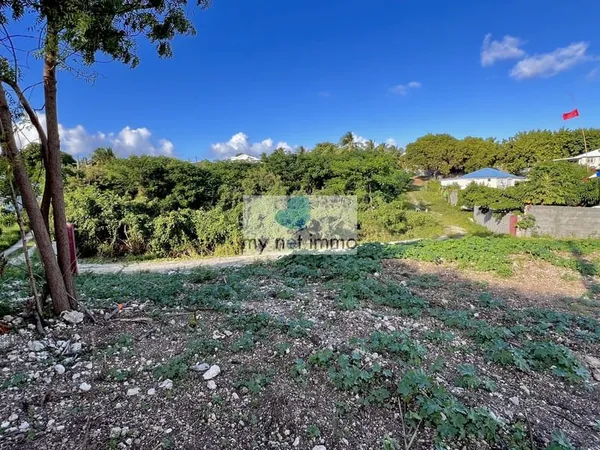 TERRAIN 640 m2 SAINT-FRANCOIS-SECTEUR DESVARIEUX