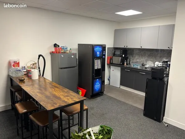 Location d'un local de bureaux et de stockage