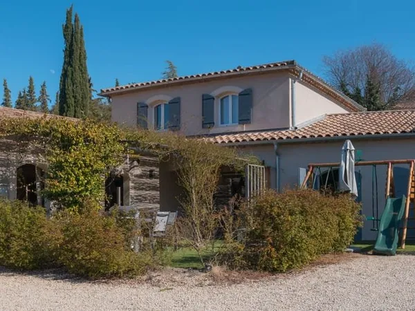 Maison 5 pièces 215 m²