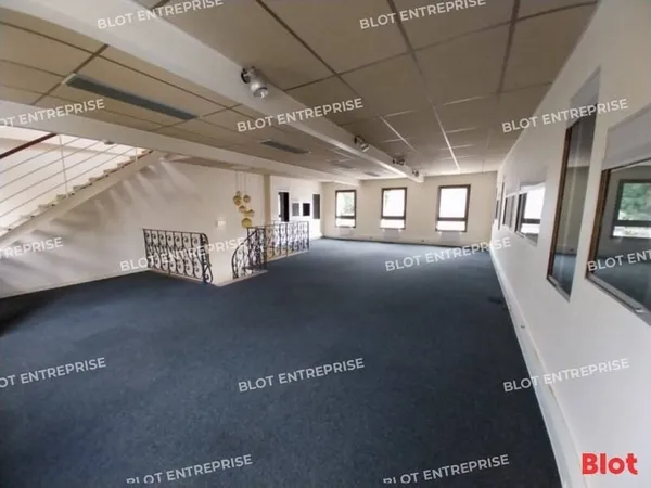 Bureaux 203 m²
