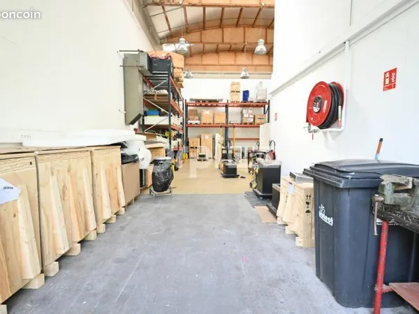 Local d'activité 206 m²