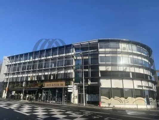 Bureau 389 m²