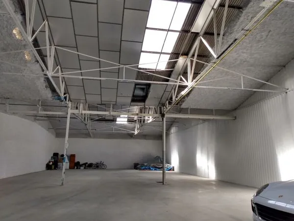 Dpt Isère (38) Local industriel 610 M² A VENDRE