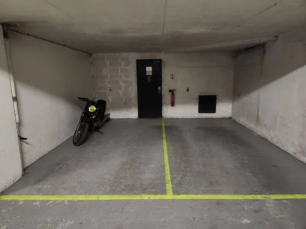 Parking 13 m²