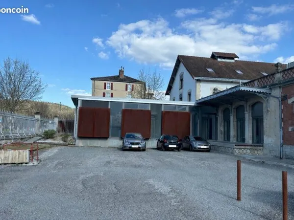 BUREAUX 350 m² CAHORS