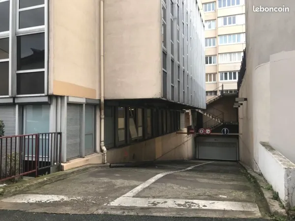 Location parking croix de chaveau