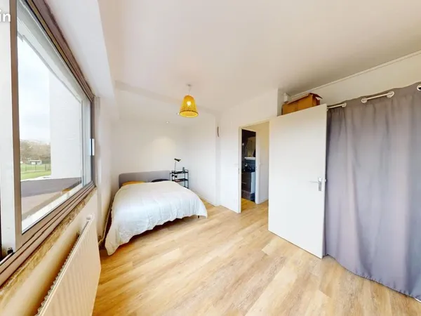 Chambre 6 pièces 80 m²