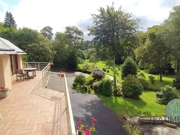 Maison 10 pièces 310 m²