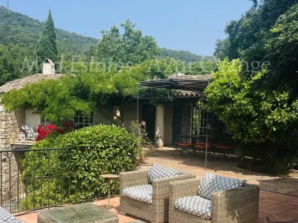 Grimaud | Villa provençale avec piscine au coeur d'un jardin paysager
