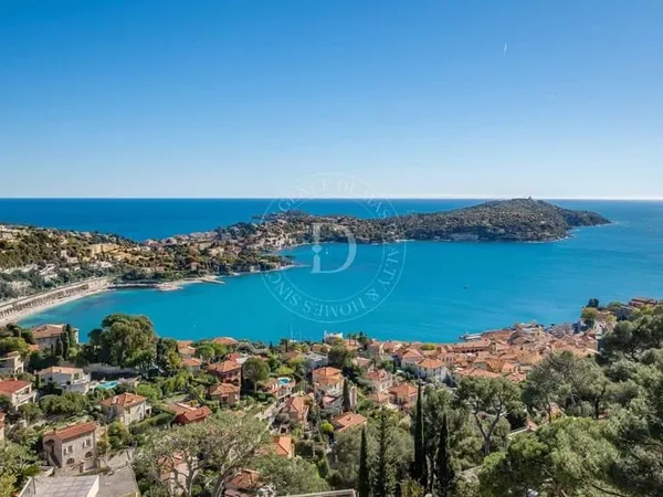 Villefranche-Sur-Mer - Studio meublé avec terrasse et aperçu mer, Moyenne Corniche