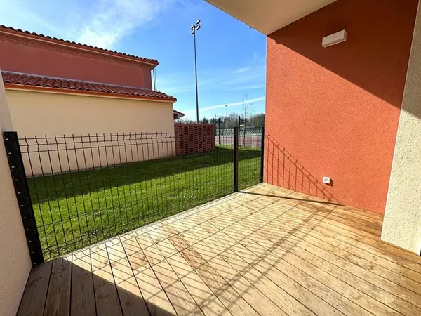 Appartement 3 pièces de 66m² + Terrasse + Parking ! CASTELGINEST