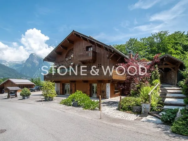 Chalet divisé en appartements