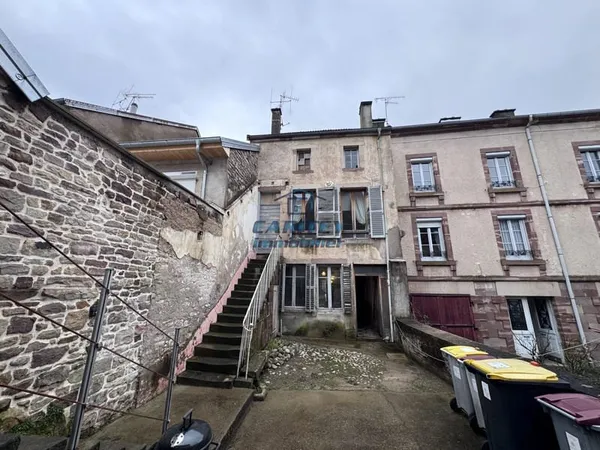 Immeuble de 215 m2 sur 287 m2 de terrain située sur la commune de LUXEUIL-LES-BAINS