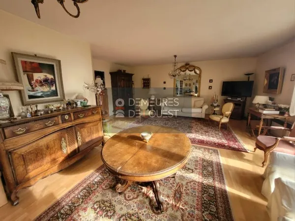 Appartement T4 - 3 chambres - 94,40 m2 - Un grand garage.