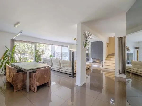Magnifique maison 8 pièces avec terrasse et jardin