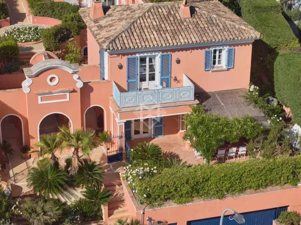 Maison de village à pied du centre