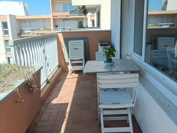 Chambre meublée à louer - Appartement avec VUE au pied du tramway
