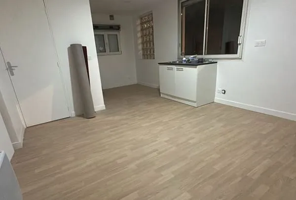 Studio / 22m² / Mairie de Montreuil (Ligne 9)
