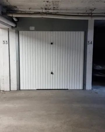 Garage/box 13 m² Voisins Le Bretonneux
