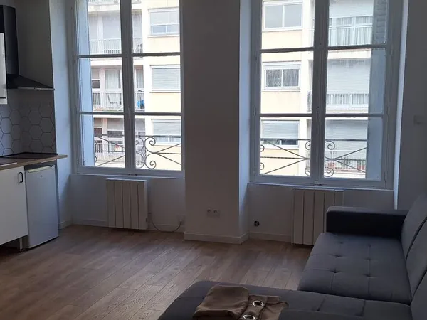 Studio 1 pièce 28 m²