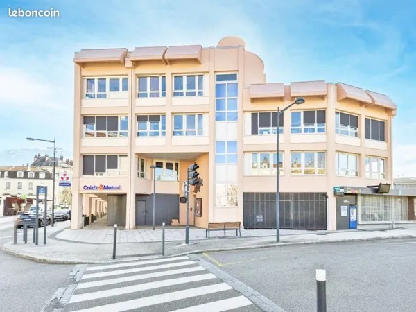 Bureau centre gare Voiron Lot de 3 bureaux pour 40.5 m2 utile soit 1525 eur/m2
