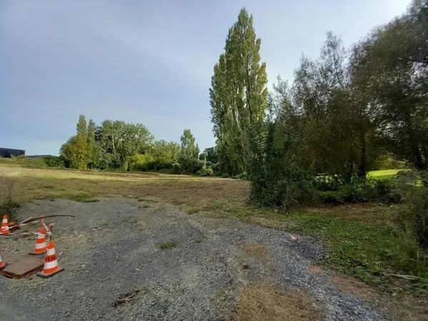 Terrain 639 m²