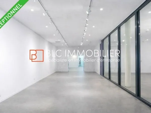 Local commercial 232 m²