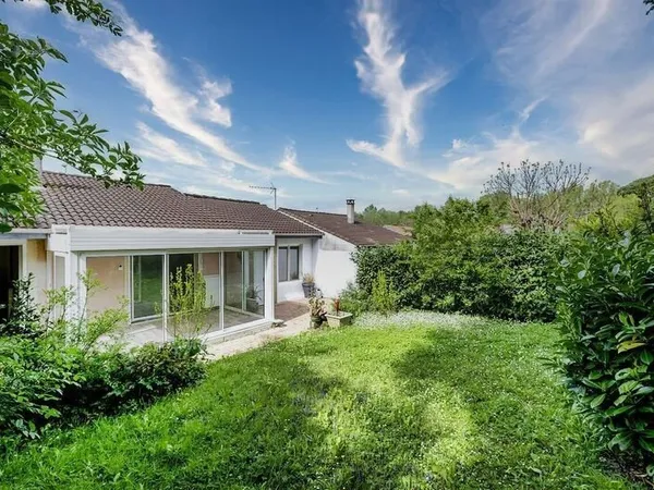 Maison à vendre 3 pièces AMBARES ET LAGRAVE (33)