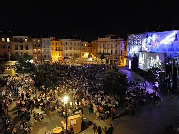 Commerce 300 m²