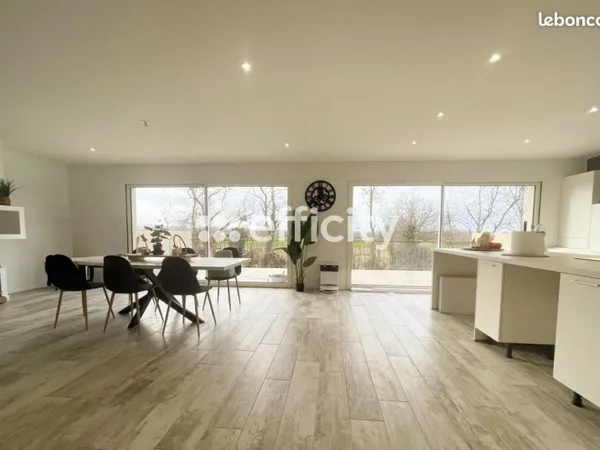 Villa 4 pièces 144 m²