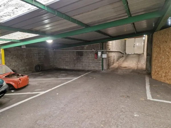 Place de parking sous sol