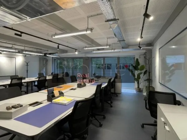 Bureau 477 m²