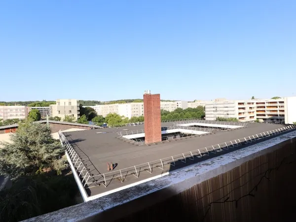 Dernier étage - 3 pièces 68 m² - Balcon Sud-Ouest - Ascenseur - Parking - Parfait état