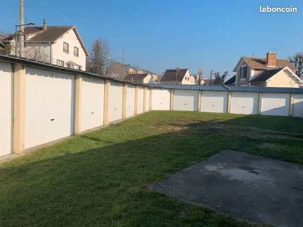 BOX / GARAGE a Louer Melun