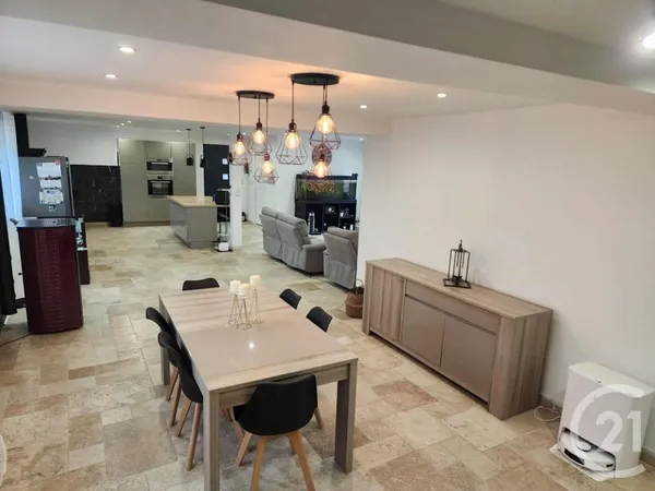 Maison 6 pièces 236 m²