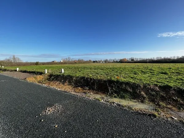 Terrain 585 m²