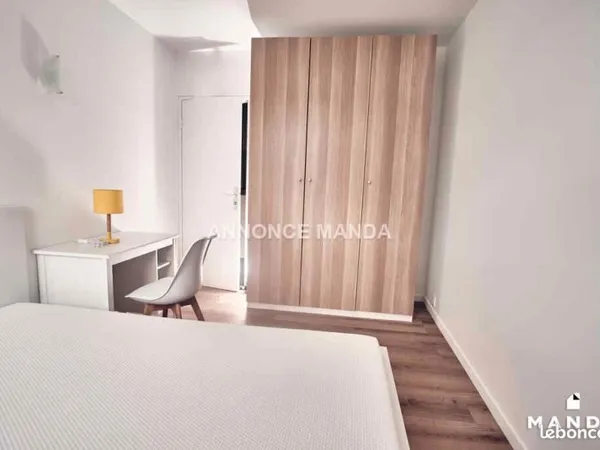 Chambre 5 pièces 11 m²