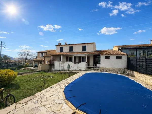 Maison familiale avec jardin et piscine Quartier recherché