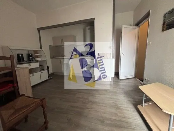 STUDIO MEUBLE EN CENTRE VILLE