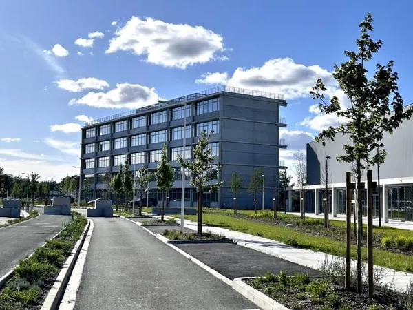 Bureaux 1593 m²