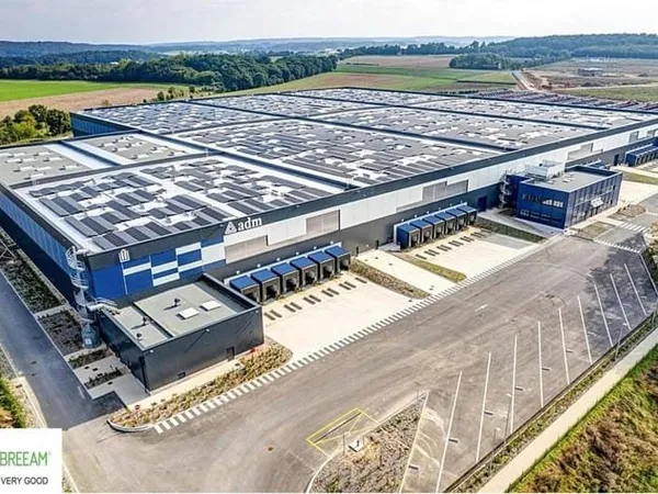 Entrepôt 18000 m²