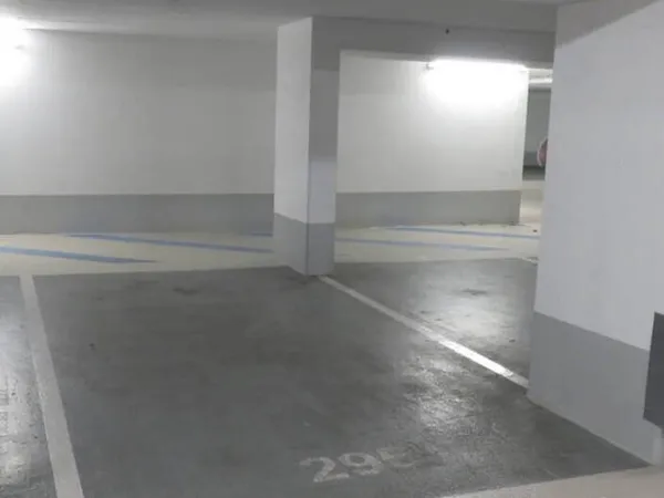 Garage/Parking