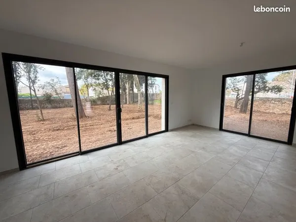 Villa neuve F4 sur 727m² de terrain